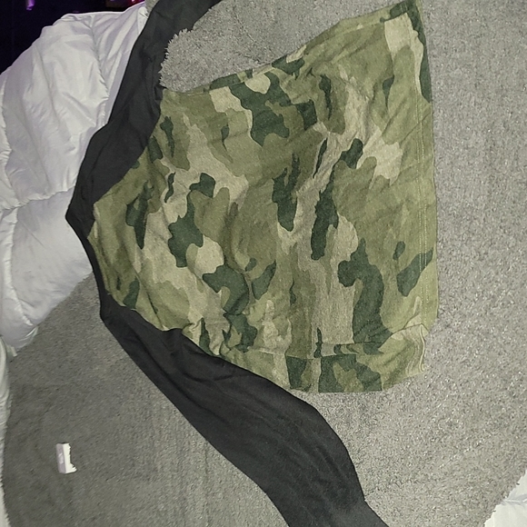 Urban pipeline long sleeved camo tee in medium - Picture 2 of 2